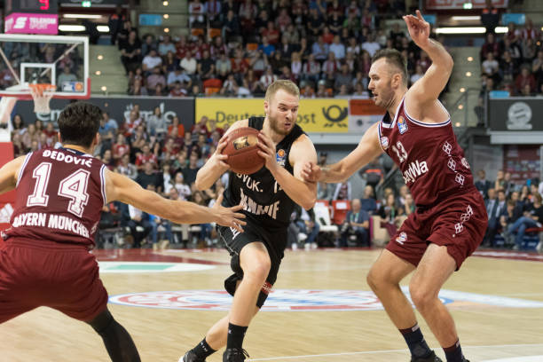 等劲敌时更 等劲敌时更