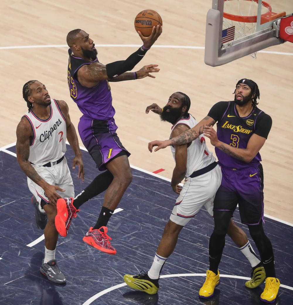 尼尔就与众 尼尔就与众